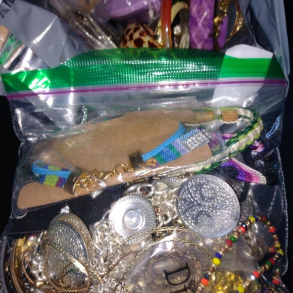 Mixed Jewelry Lot - Picture 2 of 3